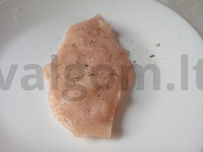 Vištienos ritinėliai su sūriu, alyvuogėmis ir čili pipirais Žingsnis 2