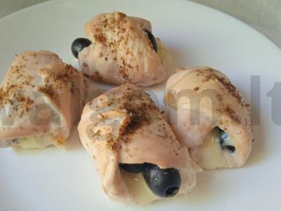 Vištienos ritinėliai su sūriu, alyvuogėmis ir čili pipirais Žingsnis 9