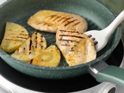 Vištienos krūtinėlė ant grotelių su ananasu Žingsnis 4