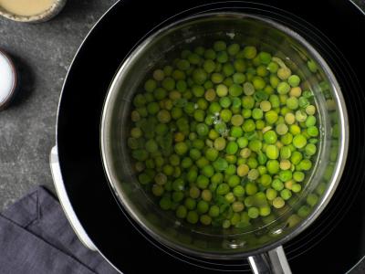 Žaliojo žirnio humusas su anakardžiais Žingsnis 1