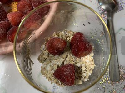 Pusryčiai „Tinginys“ su uogomis ir jogurtu Žingsnis 2