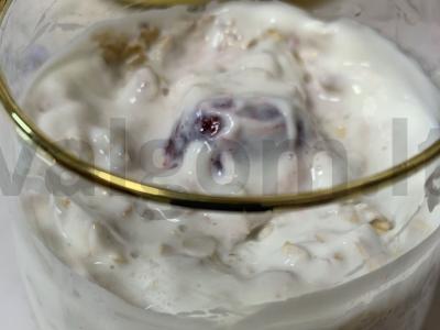 Pusryčiai „Tinginys“ su uogomis ir jogurtu Žingsnis 4