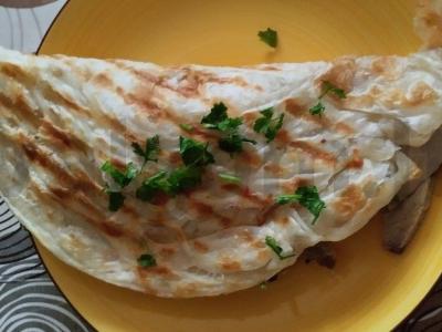 Sūrio ir naminio šoninės plokštelė pagrindine nuotrauka