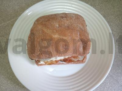 Ciabatta sumuštinis su kiaušiniu ir alyvuogėmis Žingsnis 7