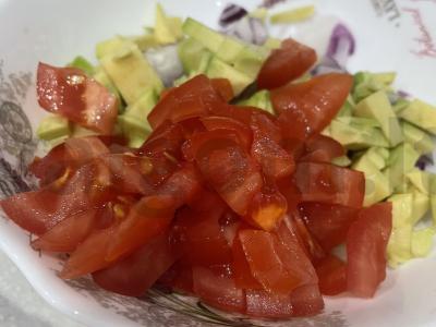 Lengvas salotas „Sveikata“ su avokadu Žingsnis 3