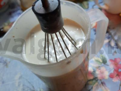 Bananų ledai su šokolado drožlėmis Žingsnis 2