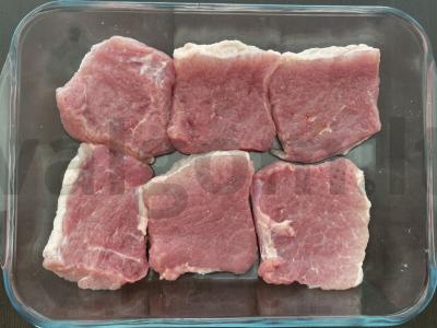 Kiauliena po sūrio plutele vakarienei Žingsnis 1