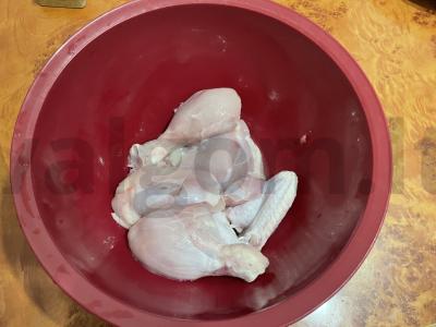 Vištiena, troškinta su špinatais Žingsnis 1