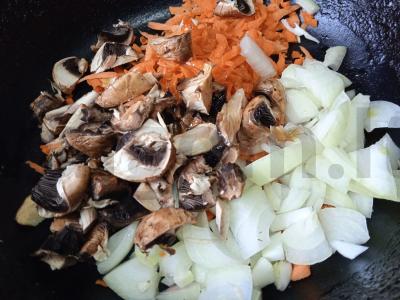 Perlovka su grybais, vištiena ir jalapeño pipirais Žingsnis 2