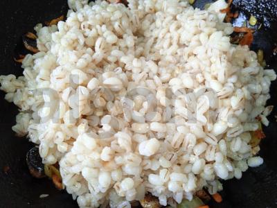 Perlovka su grybais, vištiena ir jalapeño pipirais Žingsnis 6