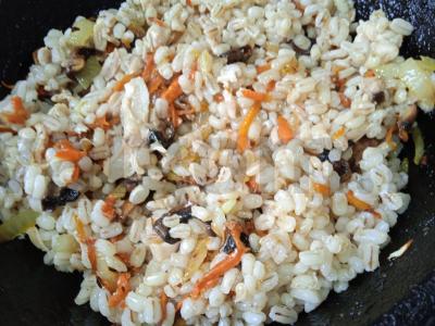 Perlovka su grybais, vištiena ir jalapeño pipirais Žingsnis 7