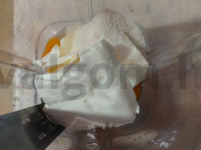 Sluoksniuotos bandelės su varškės kremu ir abrikosais Žingsnis 1