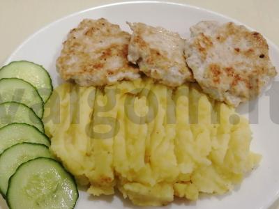 Vištienos kotletai su kukurūzų miltais pagrindine nuotrauka