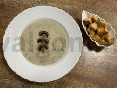 Grybų sriuba-pyragas su bulvėmis pagrindine nuotrauka