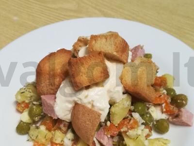 Olivje su sausainiais pagrindine nuotrauka