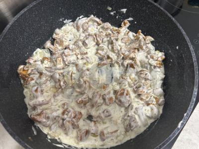 Šalavijas su svogūnais grietinėlės padaže Žingsnis 4