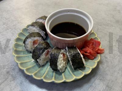 Namų ritinėliai su tuno rietu pagrindine nuotrauka