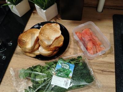 Kreminiai sumuštiniai su upėtakiu Žingsnis 1