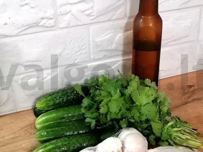 Vitaminų salotas su kalendra Žingsnis 1