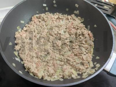 Kepsnys su faršu, baklažanais ir pomidorais Žingsnis 1