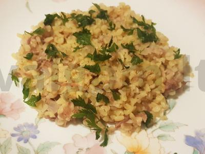 Bulguras su kiaulienos troškiniu pagrindine nuotrauka