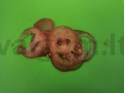 Užkandis su varškės sūriu, pomidoru ir žemės riešutais Žingsnis 2