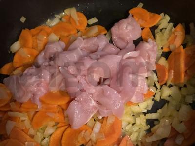 Vištienos krūtinėlė su „Wok“ padažu Žingsnis 5