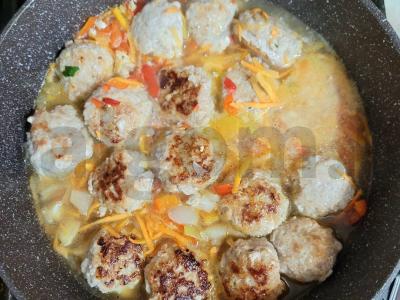 Skani makaronai-mazgai su kotletais Žingsnis 4