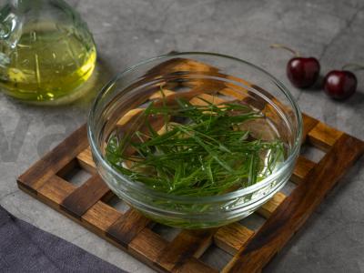 Salotas su vyšniomis, pistacijomis ir svogūnų vinigretu Žingsnis 4