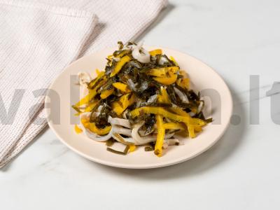 Jūros salotos su kalmarais pagrindine nuotrauka