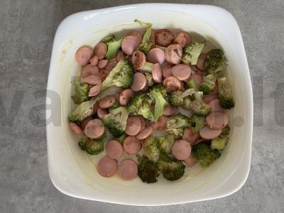 Purūs omletas su dešrelėmis ir brokoliais orkaitėje Žingsnis 4