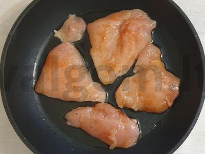 Vištienos filė po sūrio kepure Žingsnis 3