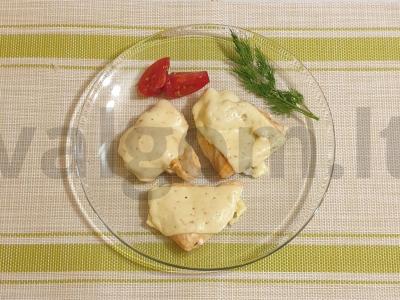 Vištienos filė po sūrio kepure pagrindine nuotrauka