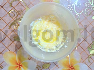 Purūs varškės-kokoso keksiukas mikrobangų krosnelėje Žingsnis 2