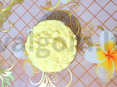 Purūs varškės-kokoso keksiukas mikrobangų krosnelėje Žingsnis 5