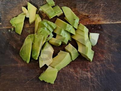 Avokadų salotos su vyšniniais pomidorais Žingsnis 3