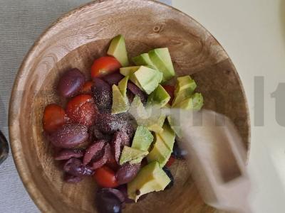 Avokadų salotos su vyšniniais pomidorais Žingsnis 4