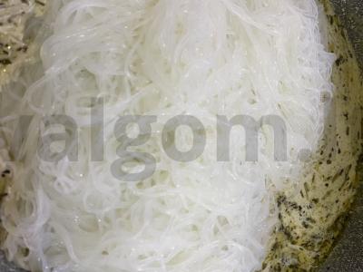 Stikliniai makaronai su grietinėlės krevetėmis Žingsnis 13