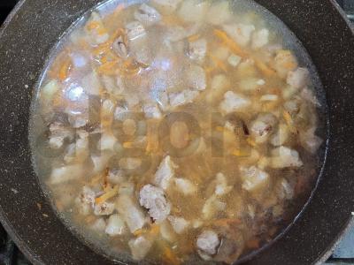 Sotūs grikių patiekalas su kiauliena keptuvėje Žingsnis 3