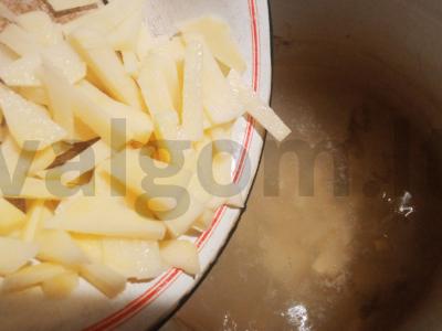 Borsčas su raugintais kopūstais Žingsnis 1