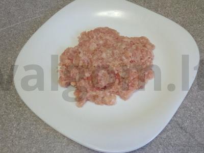 Kiaulienos ir jautienos faršo zrazai su kiaušiniu Žingsnis 7