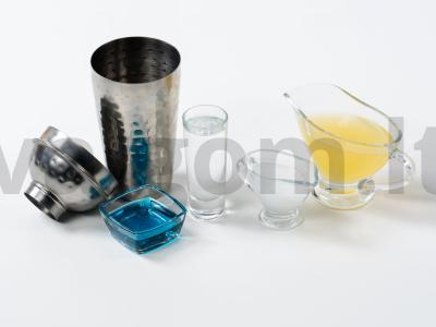 Kokteilis „Mėlynieji Havajai“ Žingsnis 1