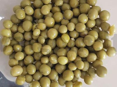 Salotos su žirniais, bulvėmis ir dešrelėmis Žingsnis 1