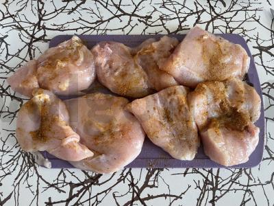 Sultingas burgeris su lediniu salotu ir vištienos filė Žingsnis 1