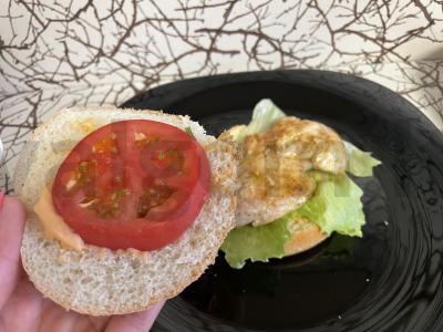 Sultingas burgeris su lediniu salotu ir vištienos filė Žingsnis 5