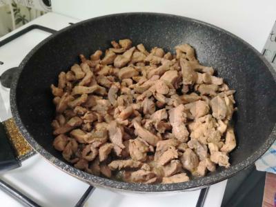 Makaronai su kalakutiena ir daržovėmis „Saulutė“ Žingsnis 2