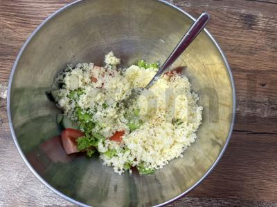 Vegetariškas salotas su kuskusu ir daržovėmis Žingsnis 9