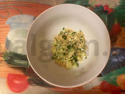 Salotas „Chariksas“, pagardintas ypatingu aštriu padažu Žingsnis 3