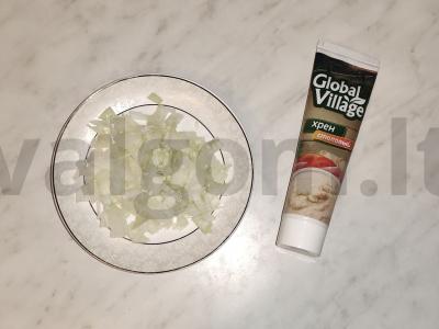 Sluoksniuotas salotas su karštai rūkyta skumbrija Žingsnis 2