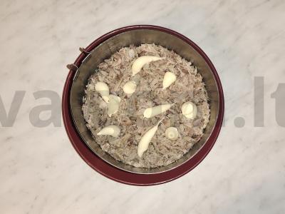 Sluoksniuotas salotas su karštai rūkyta skumbrija Žingsnis 5